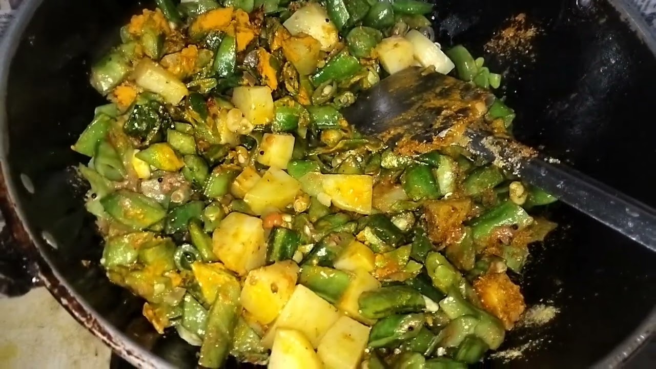 Sim aalu ki gravy