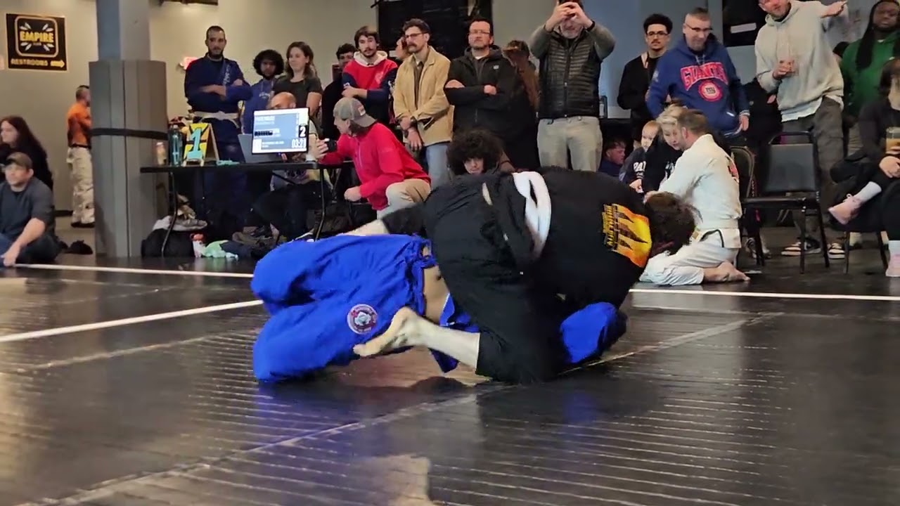 Sunshine & Submissions white belt below 180 gi Sean 2