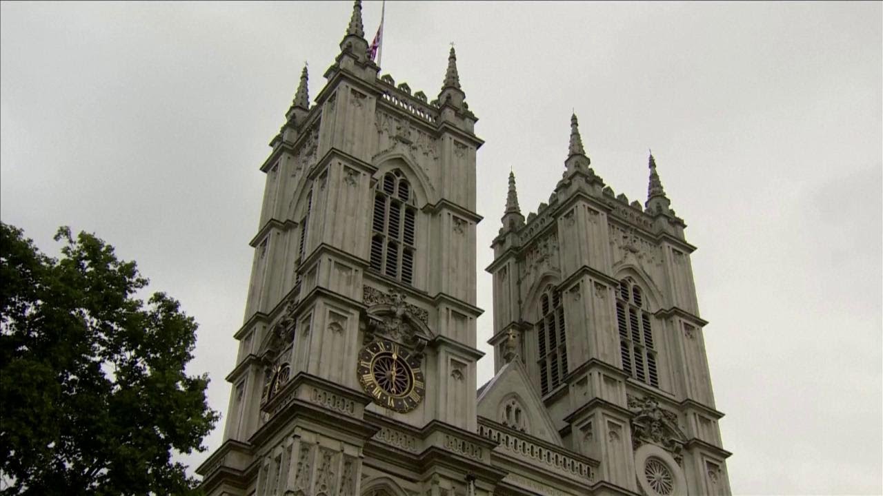 Londra, campane a morto in memoria della regina Elisabetta II