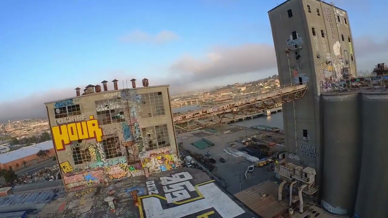 Pier 90 Abandoned Grain Silos (1440p)