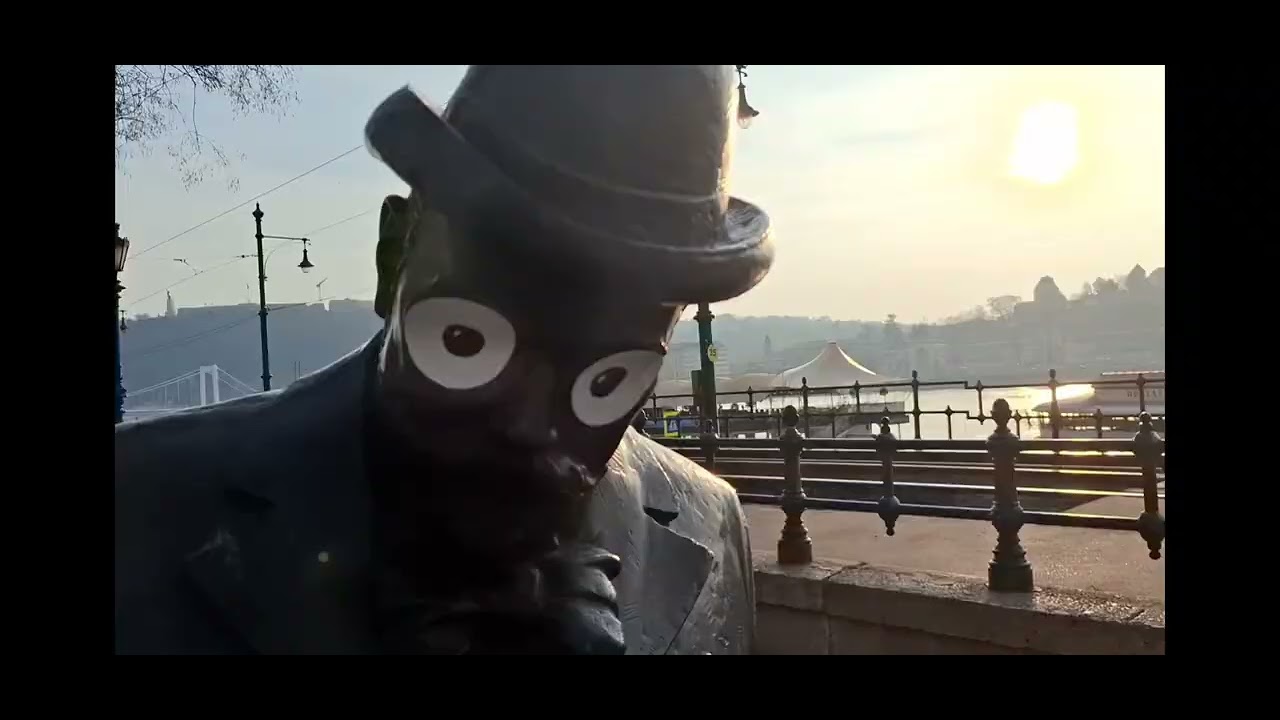 Googly Eyes versus Kolodko kitsch 😁😁😁😁 