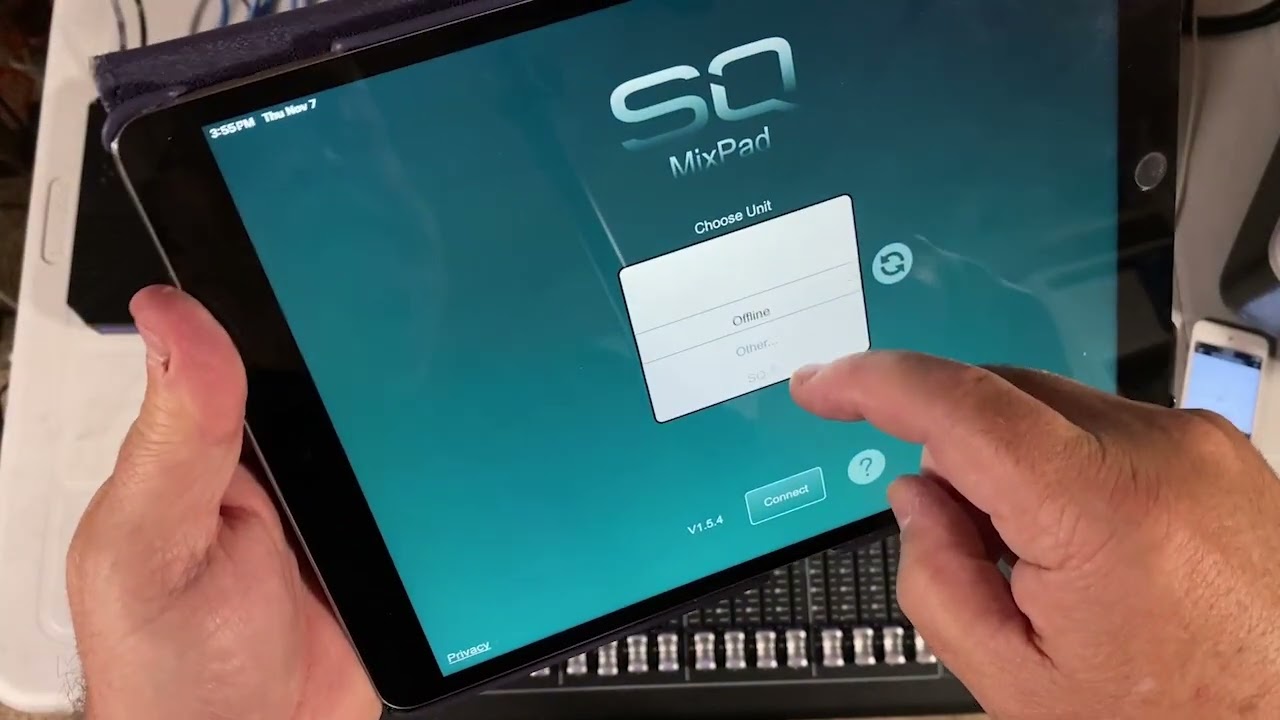 How to connect an iPad and router to Allen Heath QU/SQ mixer