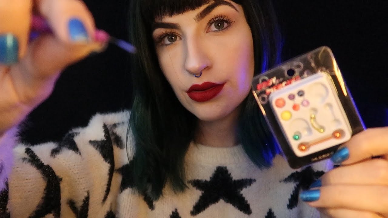 ASMR - COLOCANDO PIERCING EM VOC&Ecirc;!