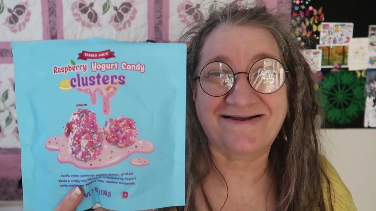 Дегустация и обзор йогуртовых конфет с малиной от Trader Joe's.