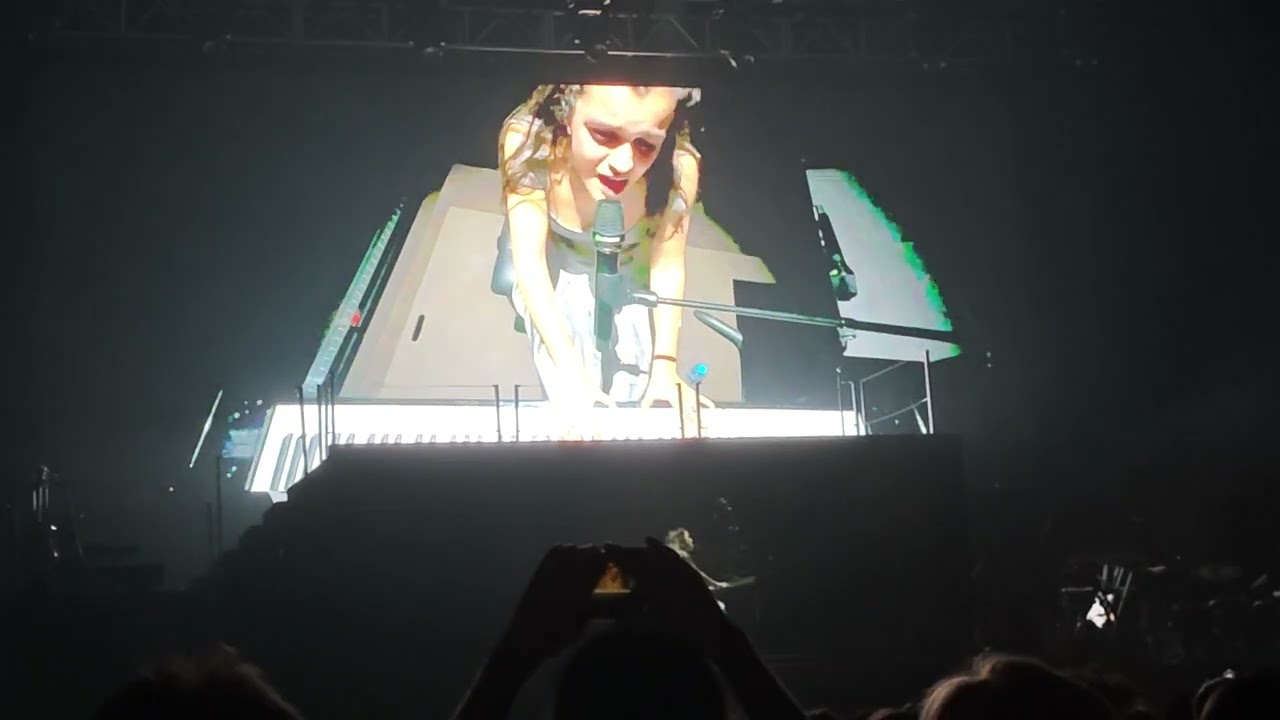 Amaia - Zorongo gitano (Si abro los ojos no es real - inicio de gira - 21/02/25 - Cover Marisol)