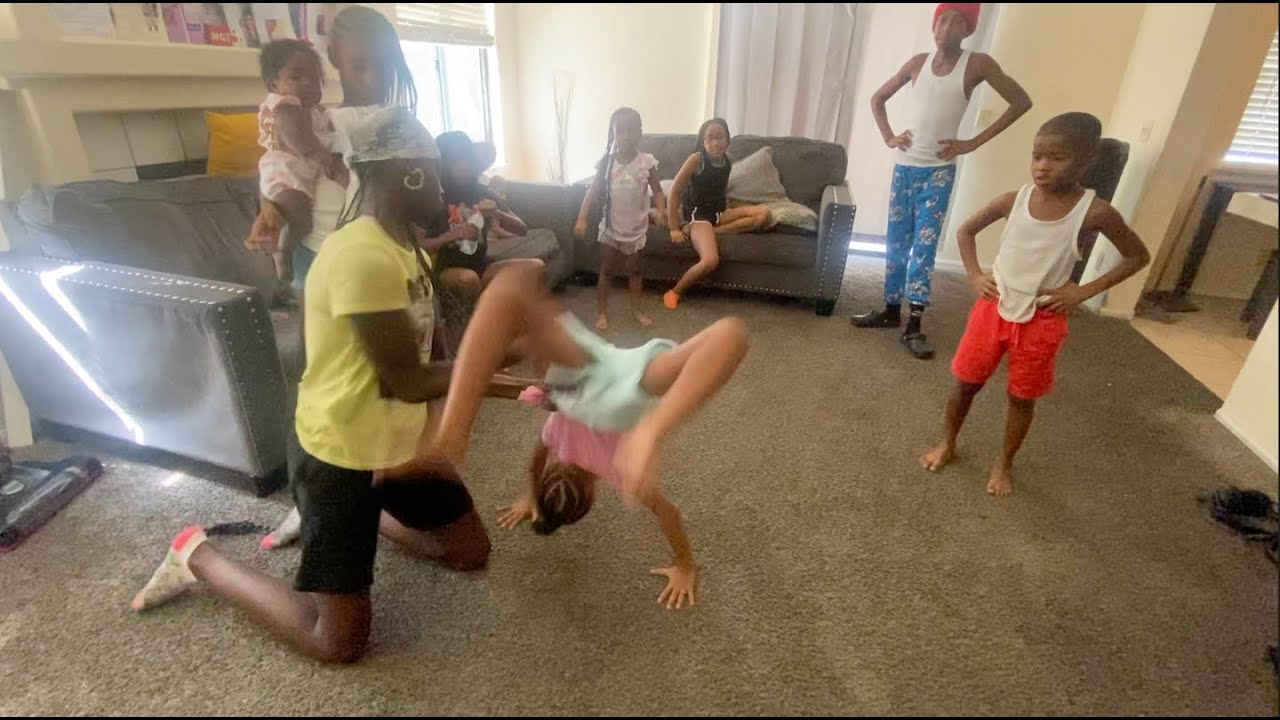 🤸🏾‍♀️♥️ LayLay & TWINZ Teaching The BabyHotGIRLZ How 2 Flip‼️| JOIN MEMBERSHIP | Click Link Below⬇️