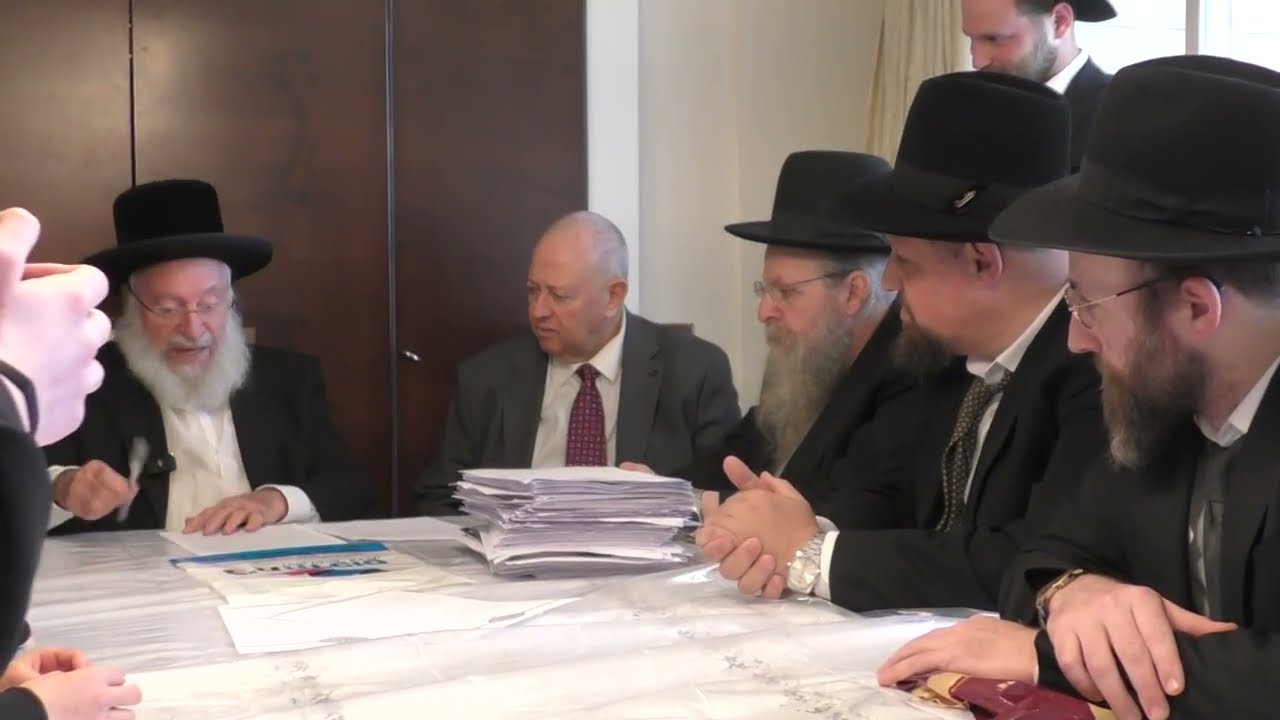מעמד מכירת חמץ בבית מרן הגאב
