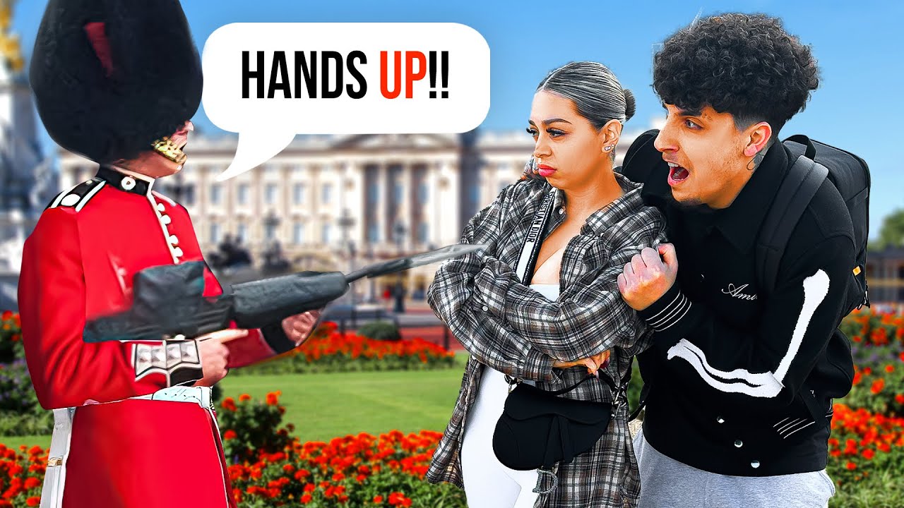 MY FIANCÉ GOT YELLED AT BY THE KINGS GUARD!! (London Vlog)