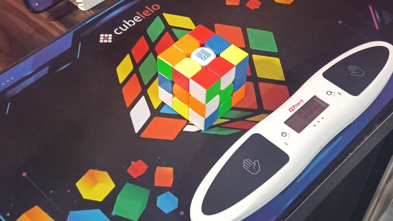 Speed Solving Rubik's Cube...