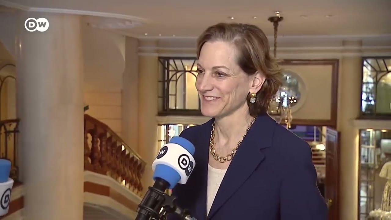 Anne Applebaum on Ukraine and what Putin wants | DW News