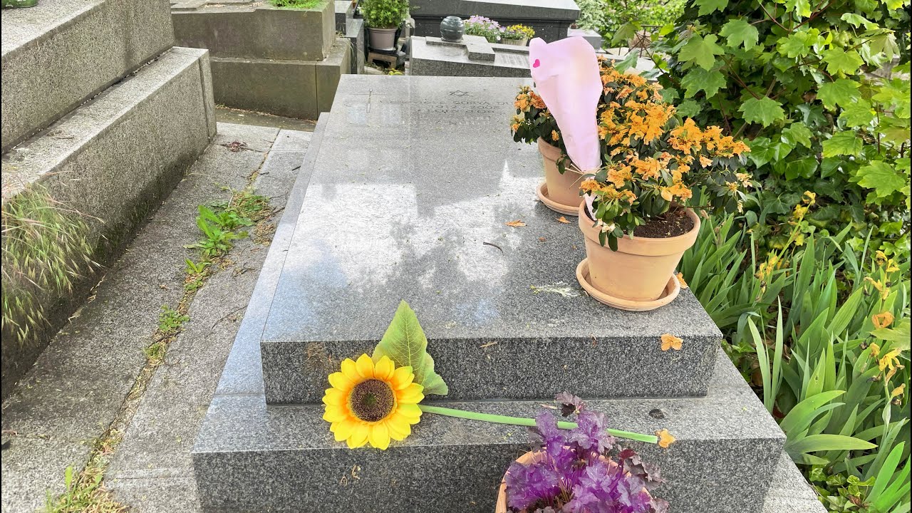Tombe de Anouk AYMÉE cimetière de Saint-Vincent, Montmartre, Paris