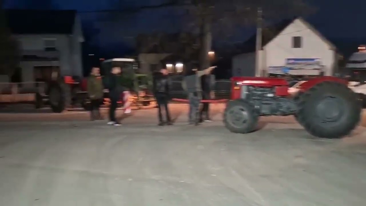 Miločaj blokada, večeras #srbija #protesti #blokade #poljoprivreda 