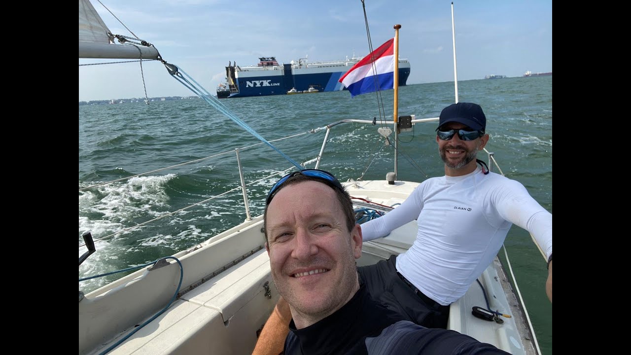 Achilles 24 in Singapore: Weekend sailing trip to Lazarus island