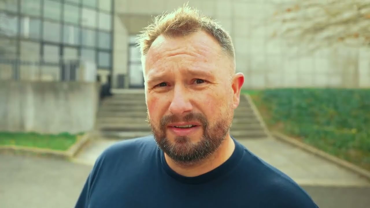 Посмотрите, как мы готовимся и устанавливаем оборудование для JEC World 2026.