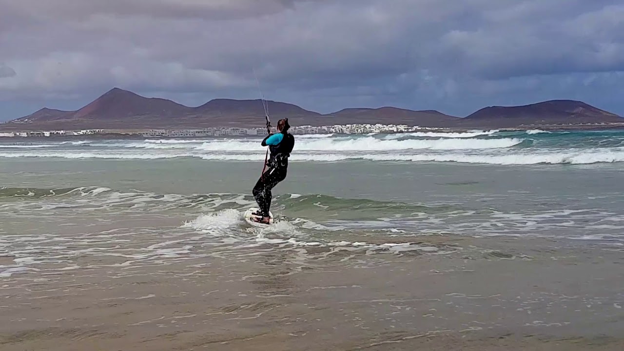 kitesurfing school in lanzarote, kite lessons in playa de famara, canary islands spain