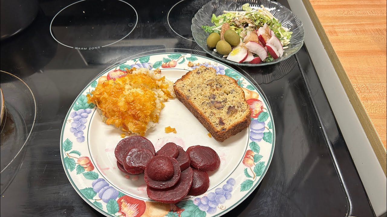 1946 Meatless Meal - Baked Cheesy Rice, Date Nut Bread (pictures of ENIAC too!)