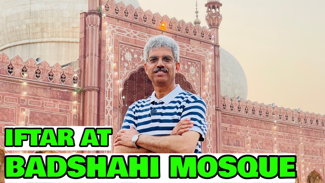 Iftar at Badshahi Mosque | Amin Hafeez