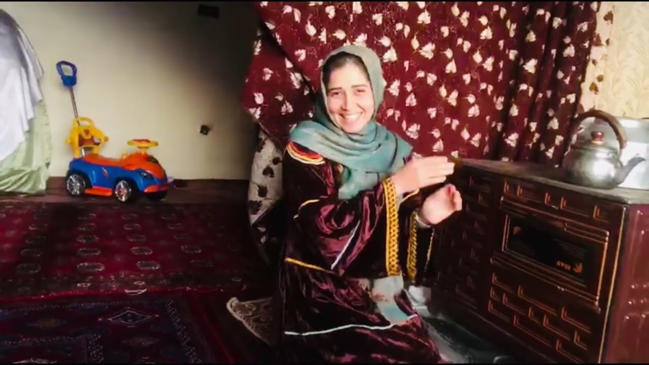 اغاز یک روز سرد و شاندن بخاری در خانه ما