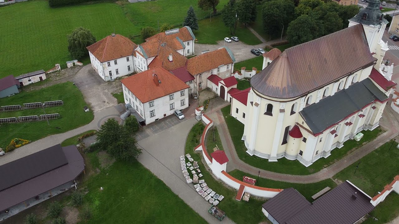 Siemiatycze Kościół Rzymskokatolicki Wniebowzięcia NMP, zalew, park miasto- z drona -  09 2021