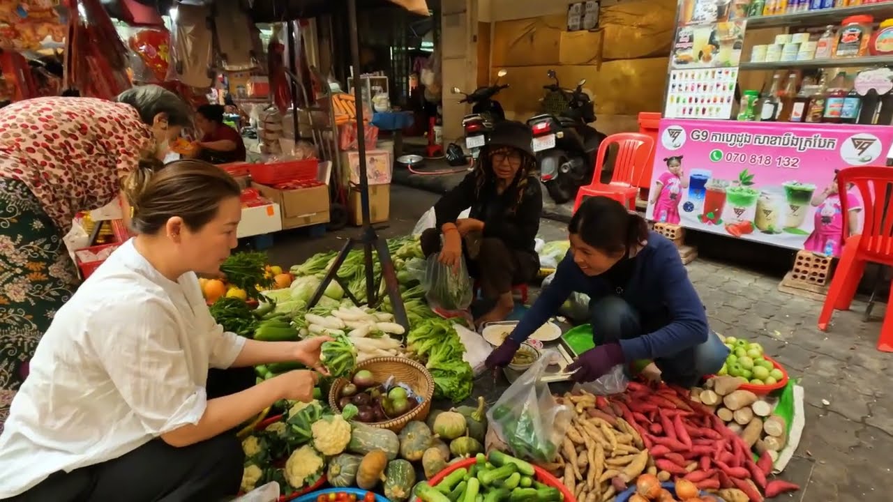 Best Cambodian Fresh Food & Daily Street Market Show - Boeng Trabek Market Daily Food tour 