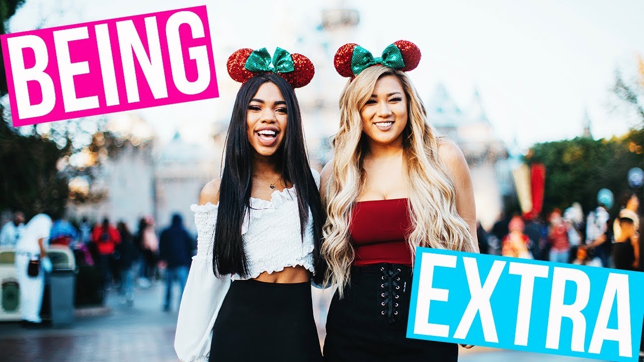 BEING EXTRA AT DISNEYLAND!! Vlogmas Day 19!