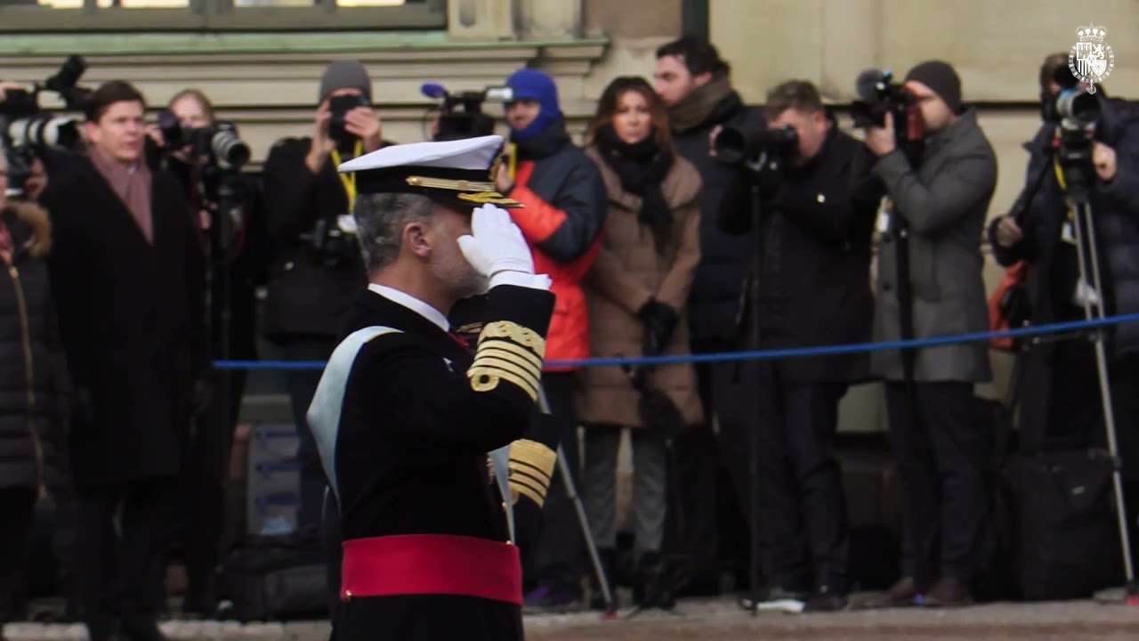 SS.MM. los Reyes en la ceremonia oficial de bienvenida en el Palacio Real de Estocolmo