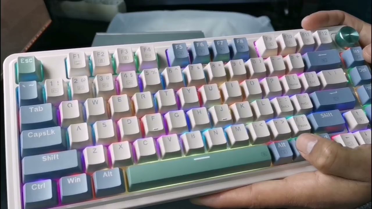 Unboxing Redragon K673 PRO 75% mechanical keyboard