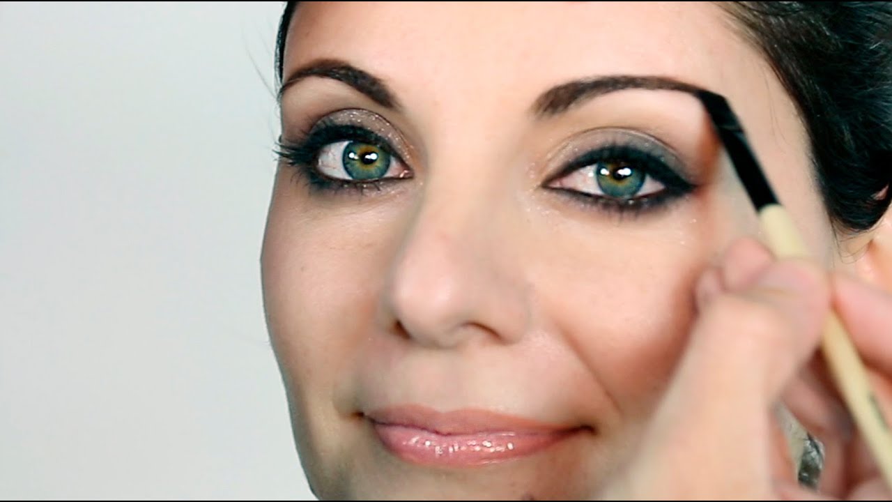 Destacar Ojos Verdes o claros. BOBBI BROWN. Maquillaje luminoso. ERES LA ESTRELLA.