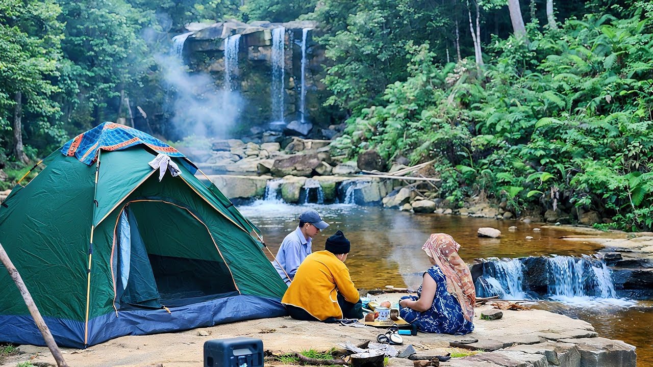 Petualangan Keluarga Dayak: Berkemah dan Memancing di Air Terjun Terpencil Kalimantan