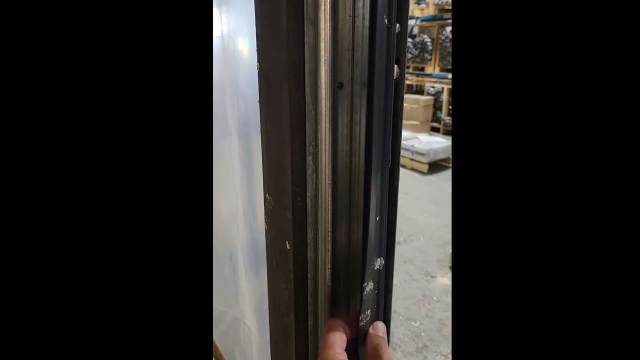 10. ਸਾਈਡ ਸੀਲਾਂ ਨੂੰ ਸਥਾਪਿਤ ਕਰਨਾ - Installing the side seals