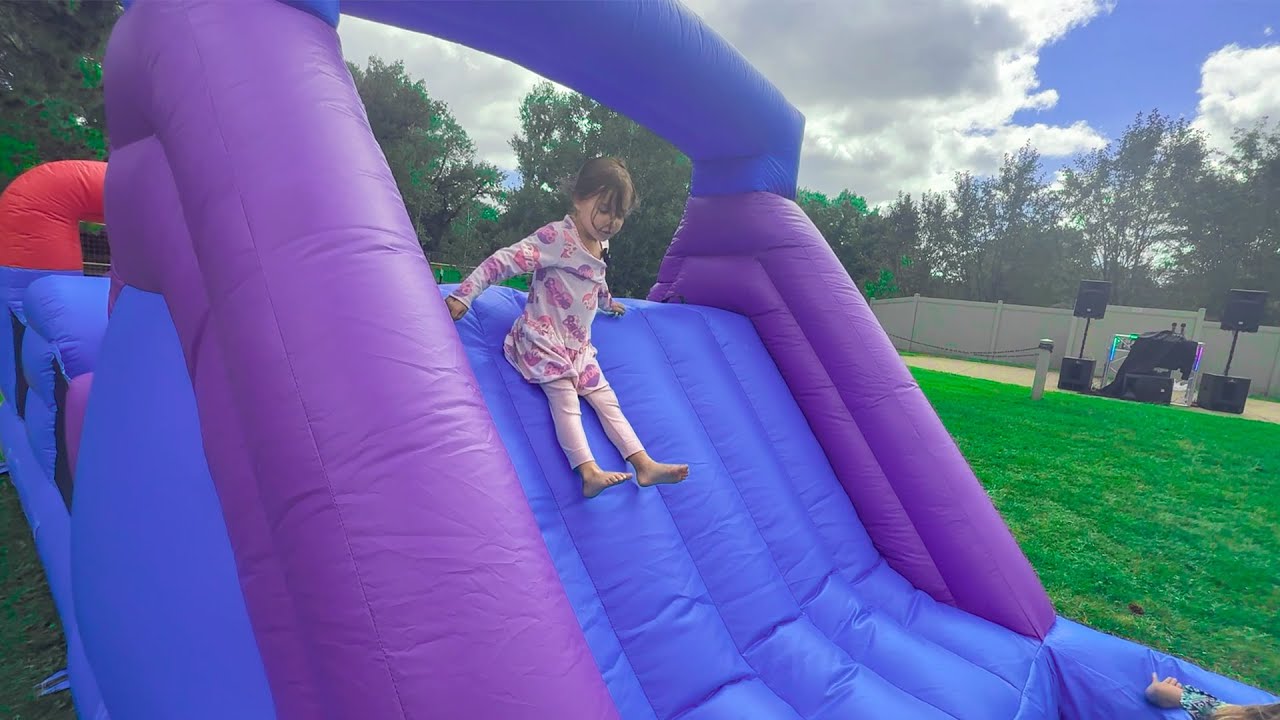 WiGgLy sLiDe!? Daddy Daughter ZOO Date with fun bouncy houses and PiZZA PARTY!!