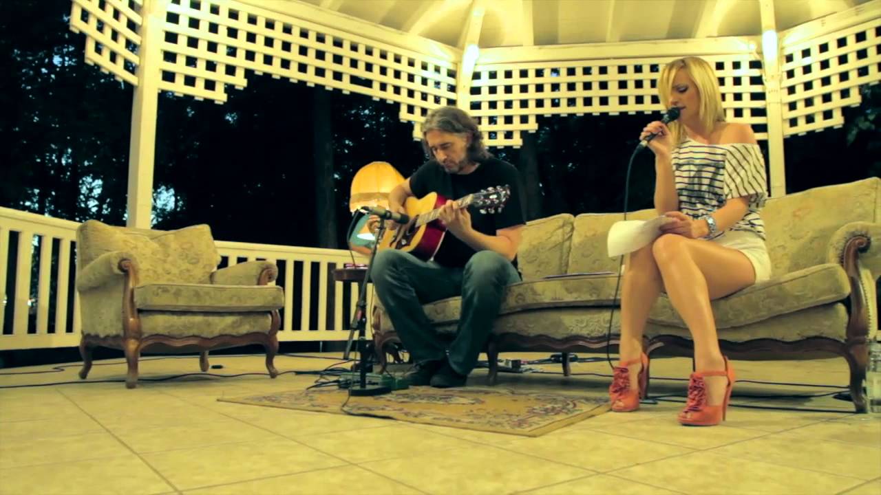 Rihanna - I Love The Way You Lie (acoustic cover by Tijana& Branko)LIVE!