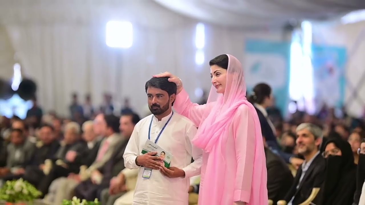 سی ایم دا بڑا احسان | لیپ ٹاپ اسکیم دا اعلان | طلبہ وچ خوشی دی لہرسی ایم دا بڑا احسان | لیپ ٹاپ اس