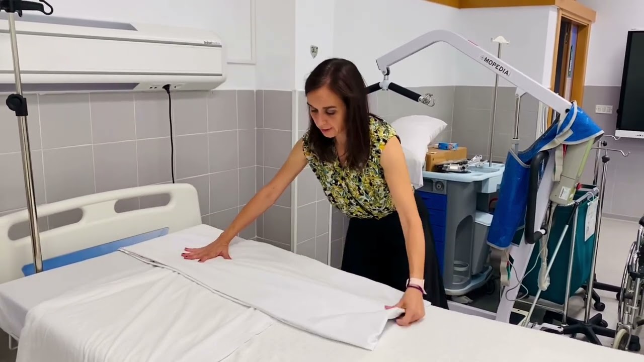 Técnica de doblaje y tendido sábana cama hospitalaria - CIPFP Mislata