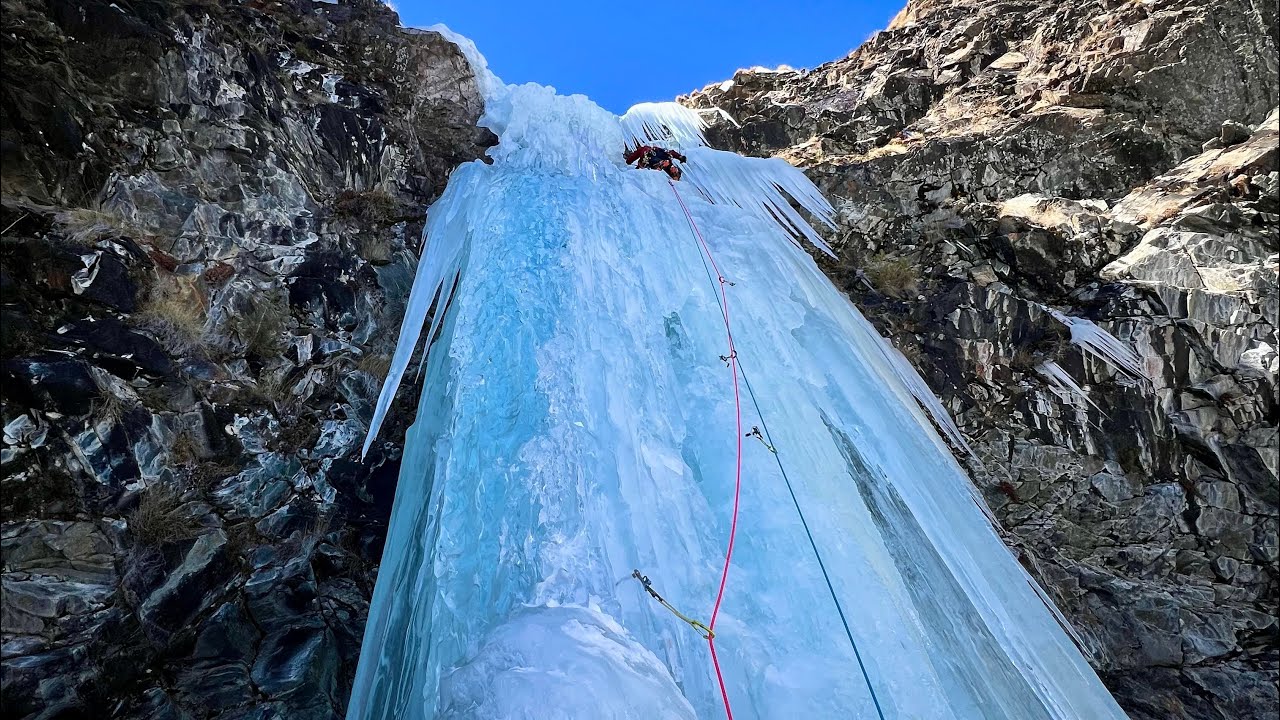 Chandelle Levure WI4 Cogne Ice Climbing GoPro POV