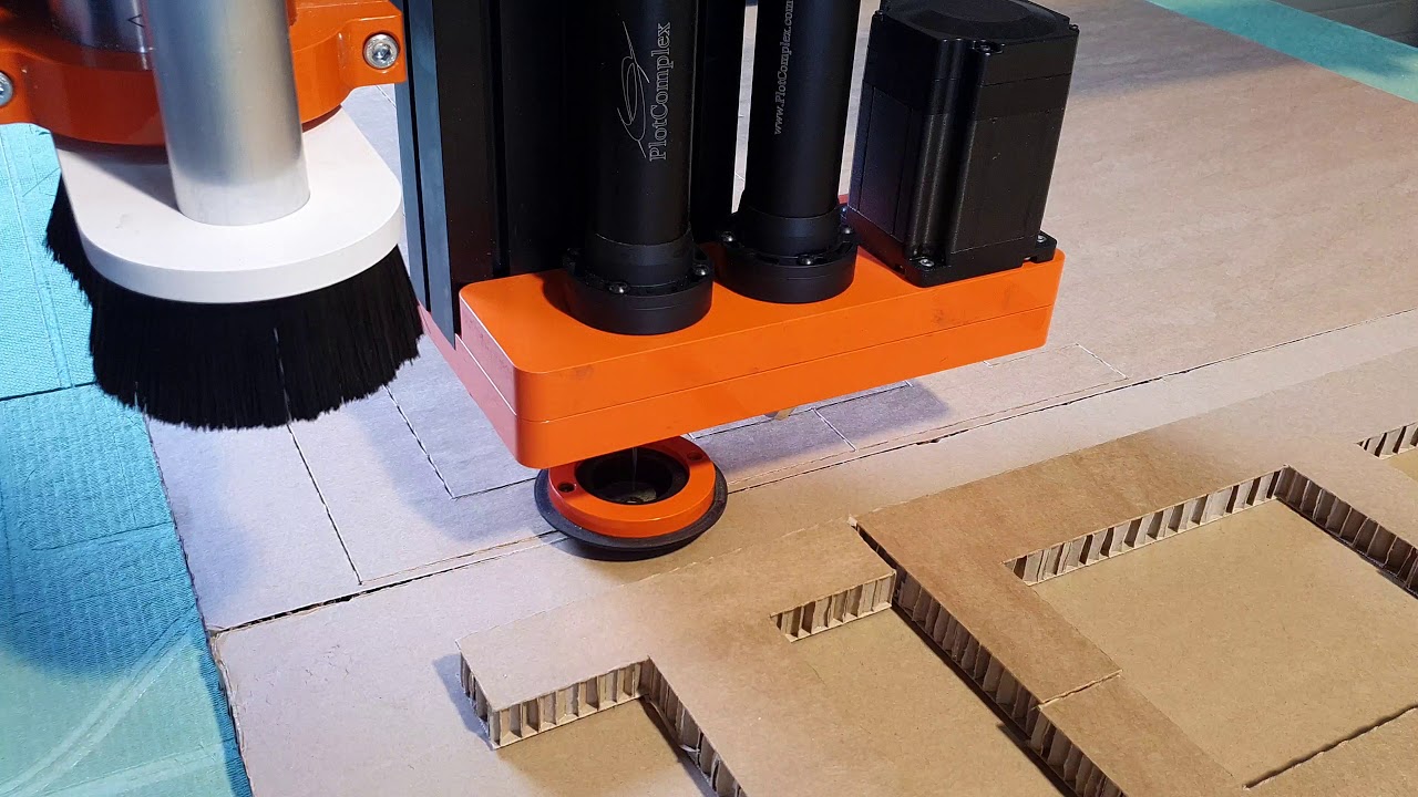 PlotComplex.com Ploter BlackMillCut Cięcie tektury plaster miodu 20 mm
