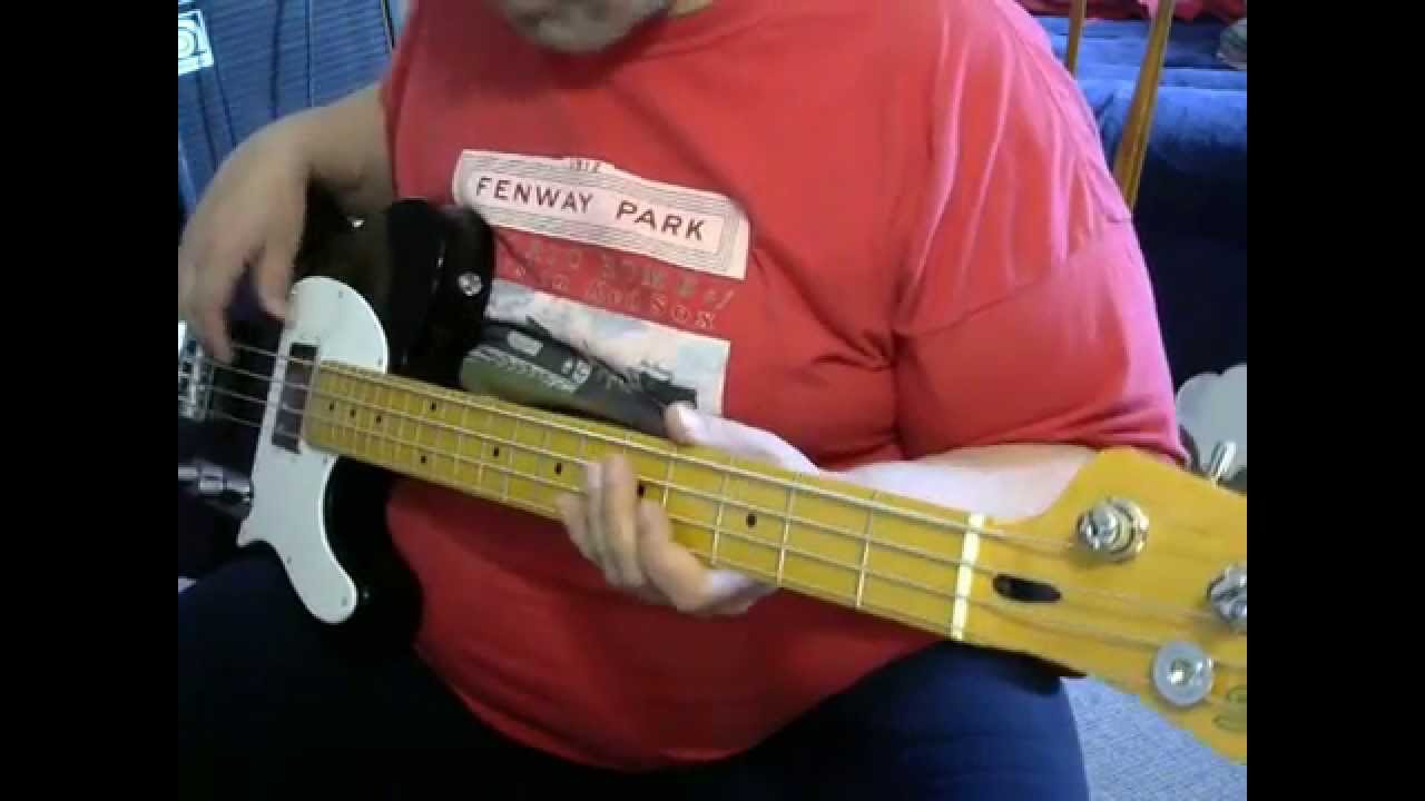 Squier Vintage Modified Telecaster Special Bass Review in HD.