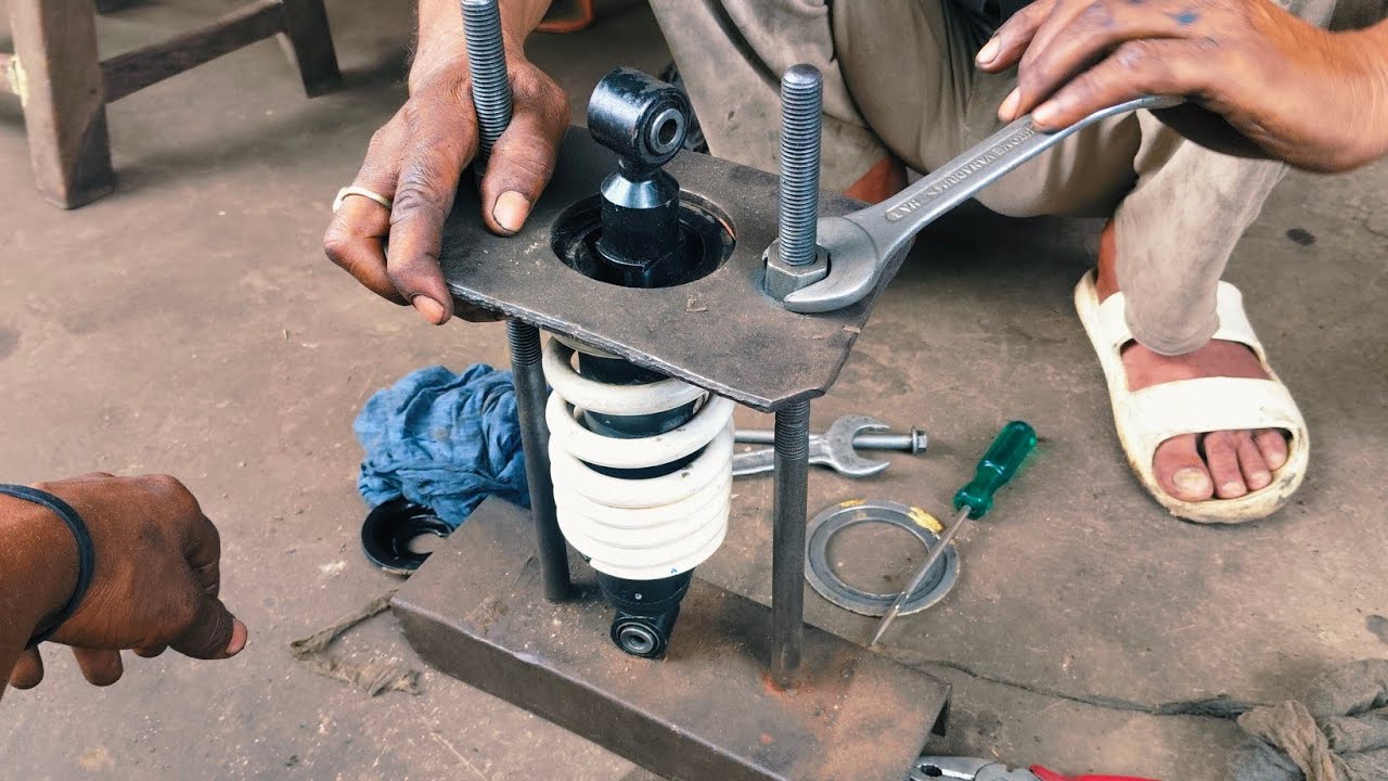 Ktm Rear Shock Absorber Repairing Full Video || Wazid Purnea 