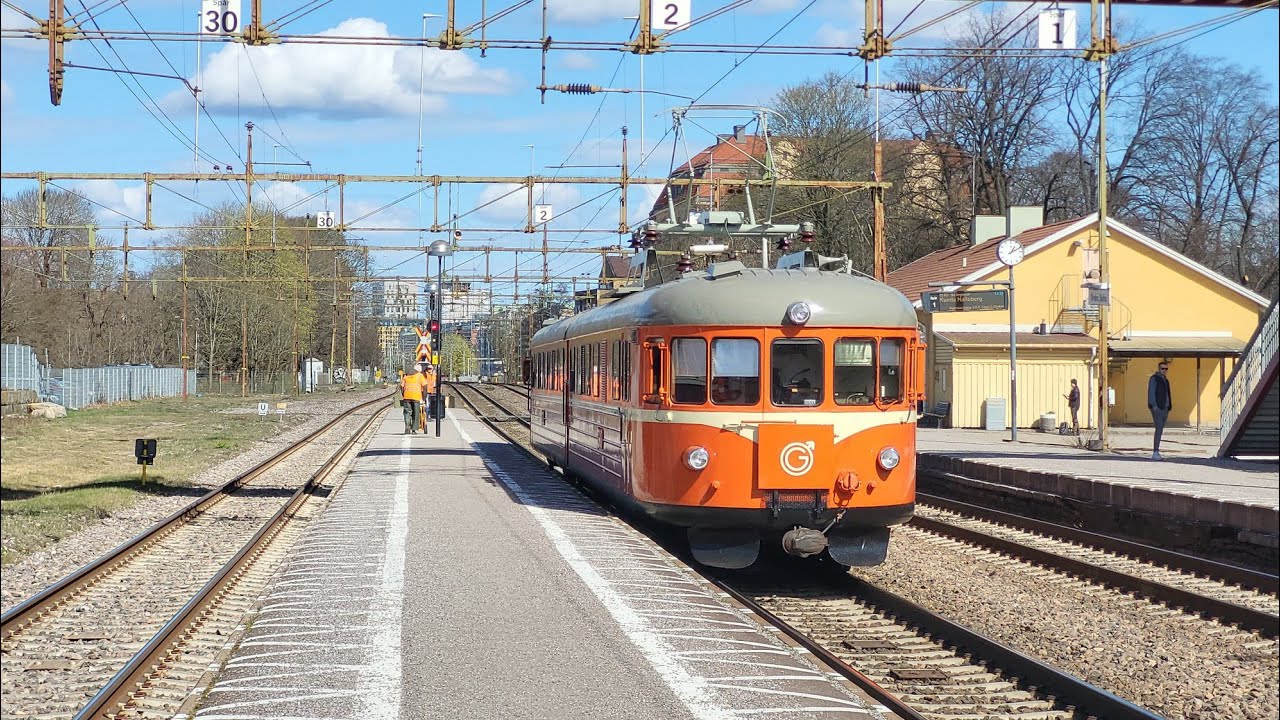 *Två museitåg* Tåg vid Örebro södra station