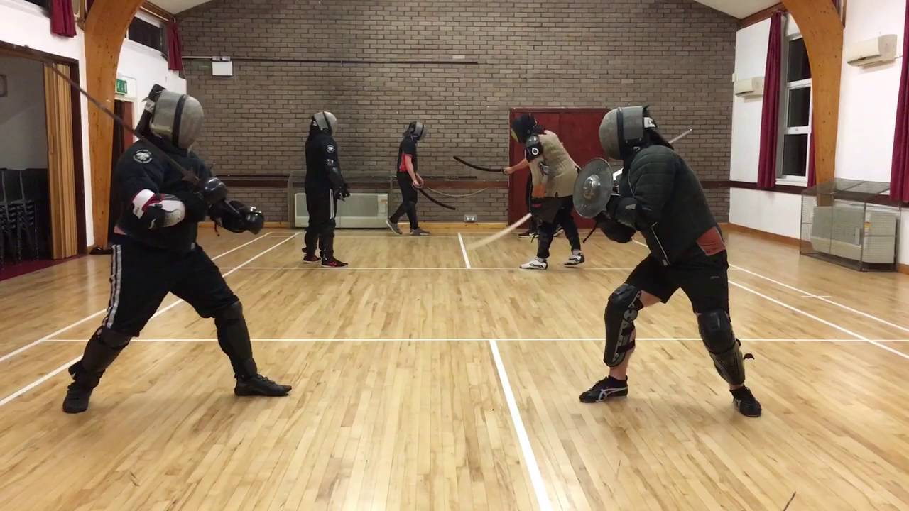 Longsword vs Sword and buckler Gareth vs Artur