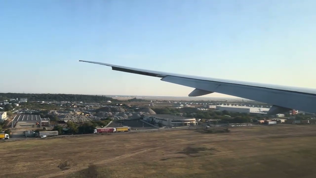 Turkish Airlines Boeing 777-300ER | Landing in Bucharest LROP