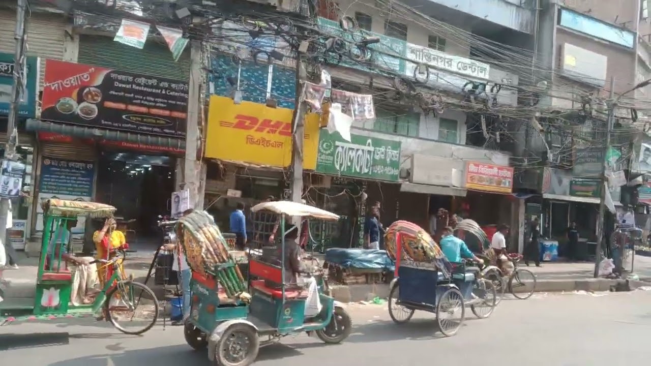 জাতীয় জাতীয় সংসদ নির্বাচনের পরের দিন রাজধানীর ঢাকা একদম ফাঁকা।