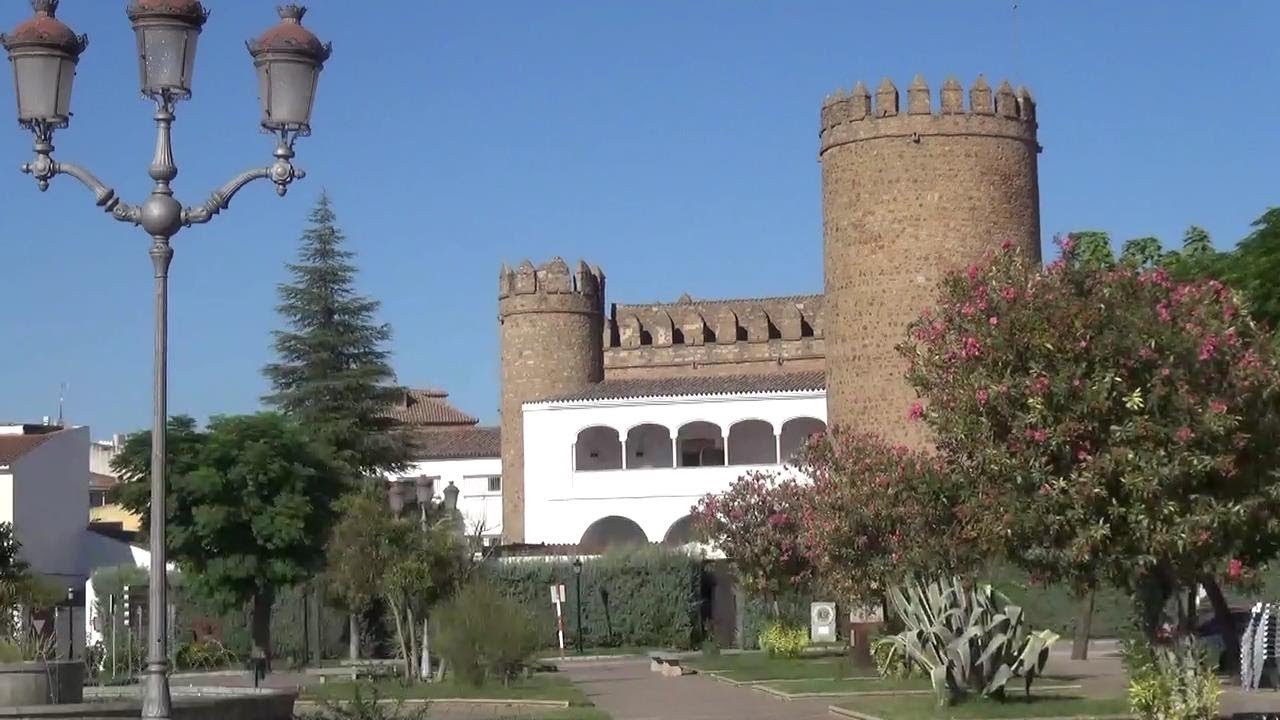 ZAFRA, TAN BONITA EN LO GRANDE Y EN LO CHICO.