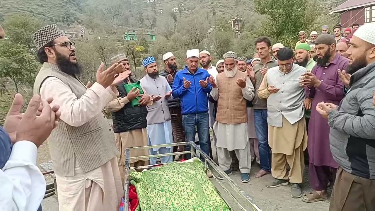 Master Shokat Bari Darhal ki Ahliya saira madam ki namaz e Janaza ka bad Dua Syed Rayaz Hussain Shah