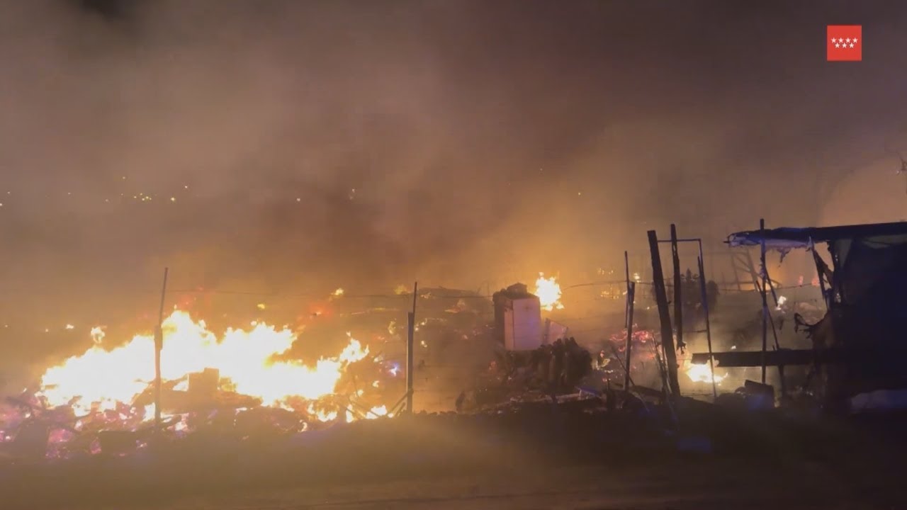 Un incendio sin heridos calcina 13 infraviviendas en Leganés Norte