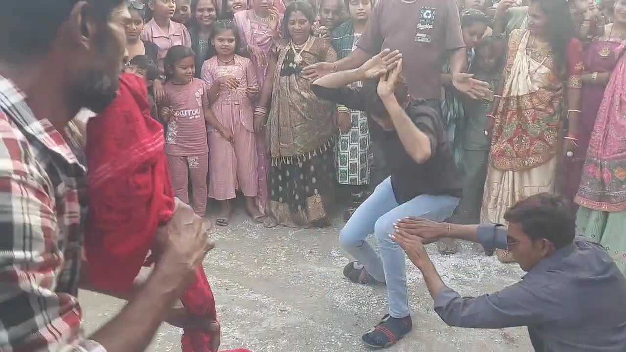 આજે મિત્રના લગ્નમાં નાગિન ડાન્સ કર્યો જોવો તો 😂🐍😂