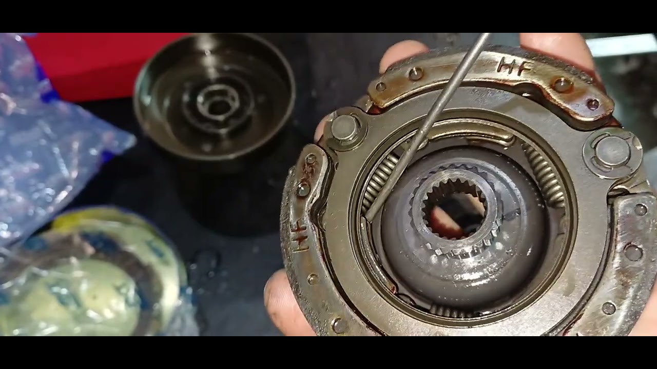 Por que se patina o sanconea  akt flex 125
