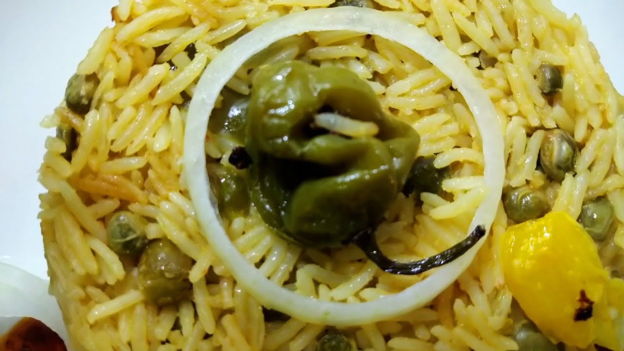 HAITIAN RICE AND GREEN PIGEON PEAS /DU RIZ AK PWA KONGO VET