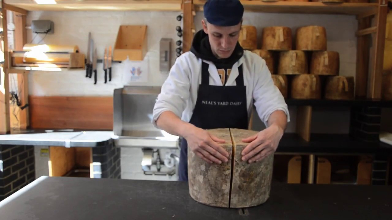 How to cut a clothbound cheese [part 1]