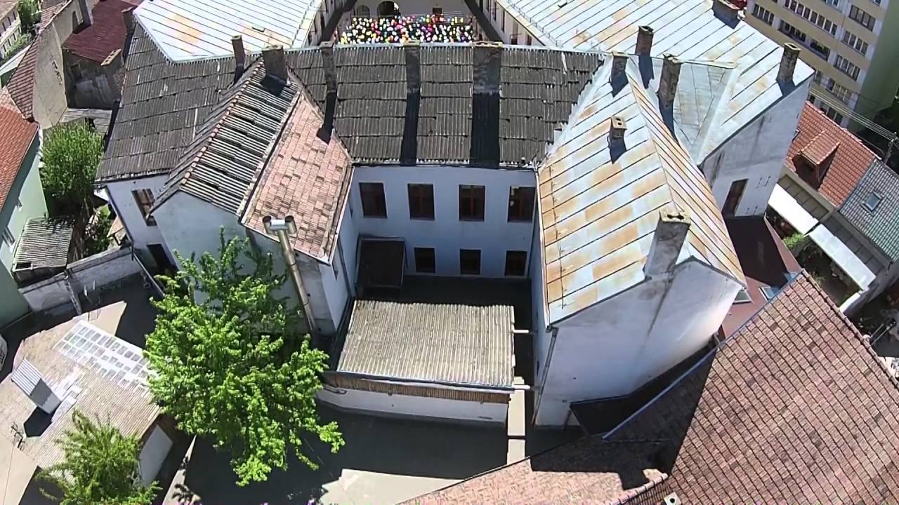 instalație: O altfel de școală,, PALLÓ IMRE ,, ART SCHOOL